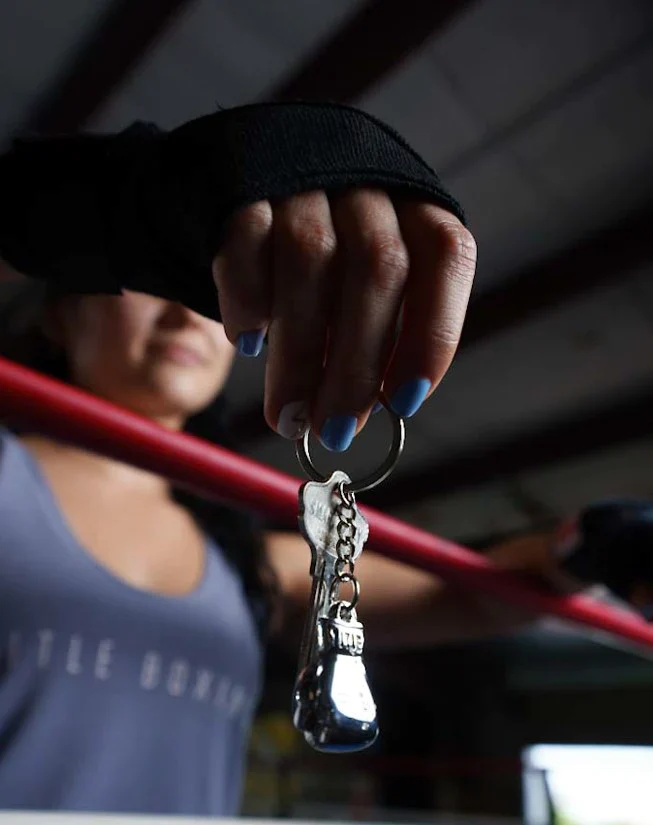 TITLE Boxing Luxury Glove Keyring - Silver - Image 3