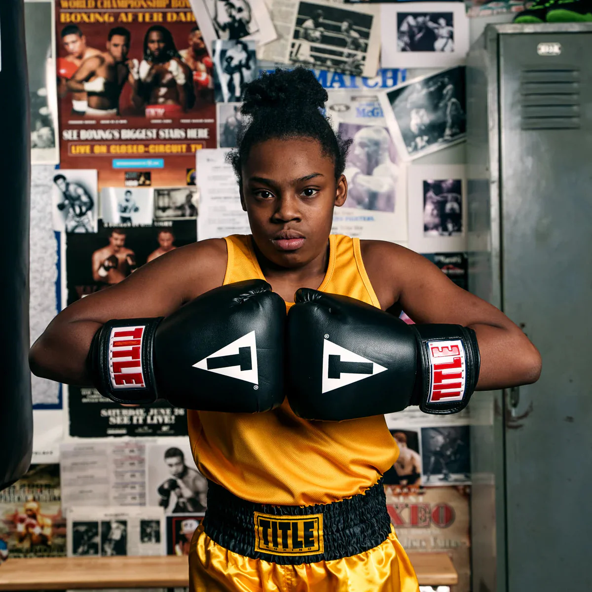 Title Classic Boxing Gloves - Image 2
